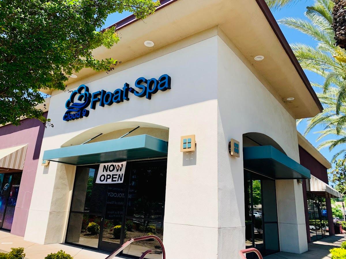 Cloud 9 Float + Spa — photo 2