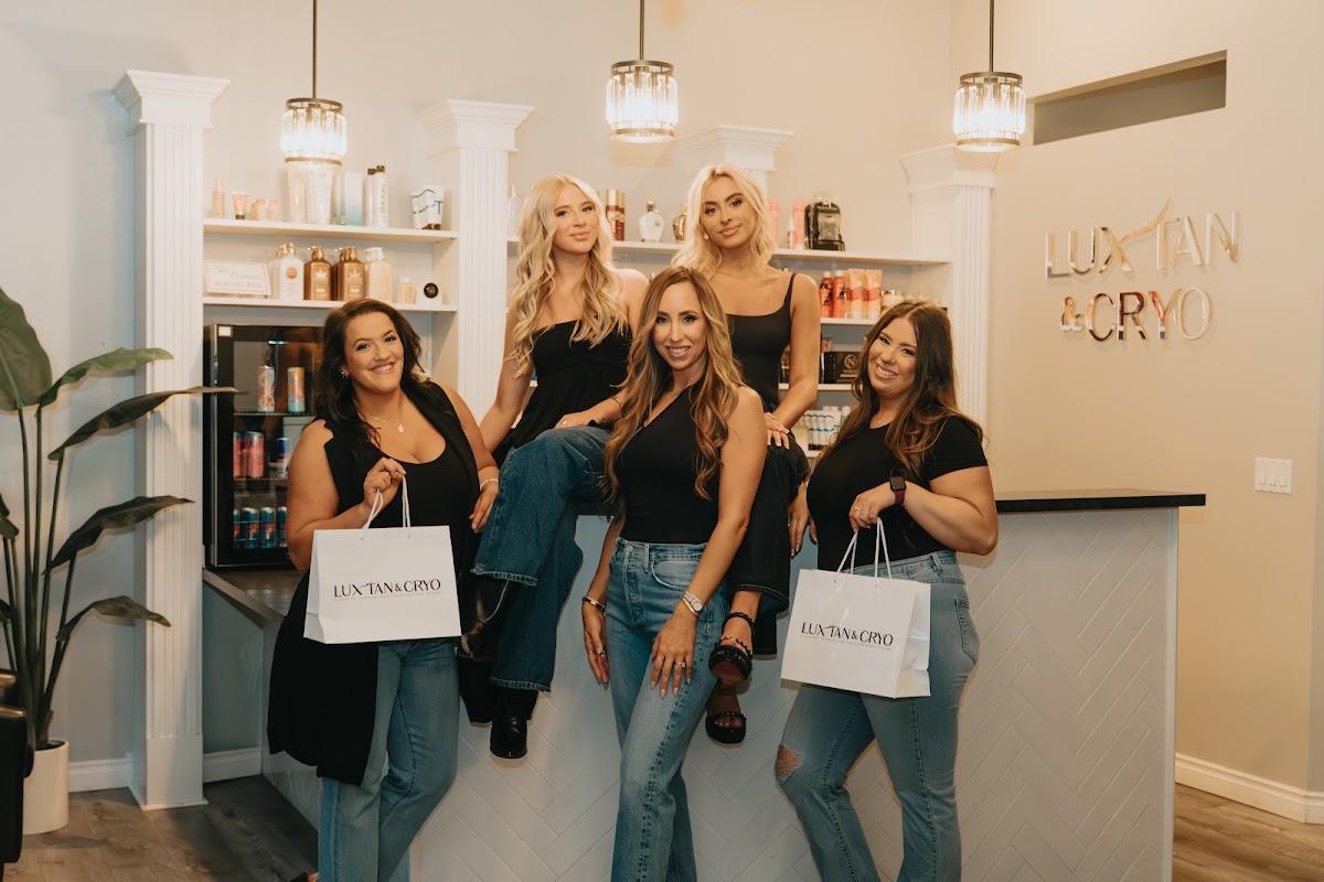 Lux Tan & Cryo - Airbrush, Facial, & Body Contouring (Lake Oswego) — recovery studio