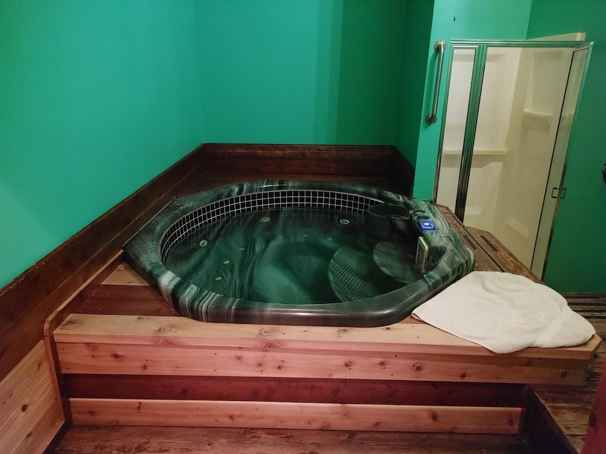 Southfield Family Sauna & Tub — recovery studio