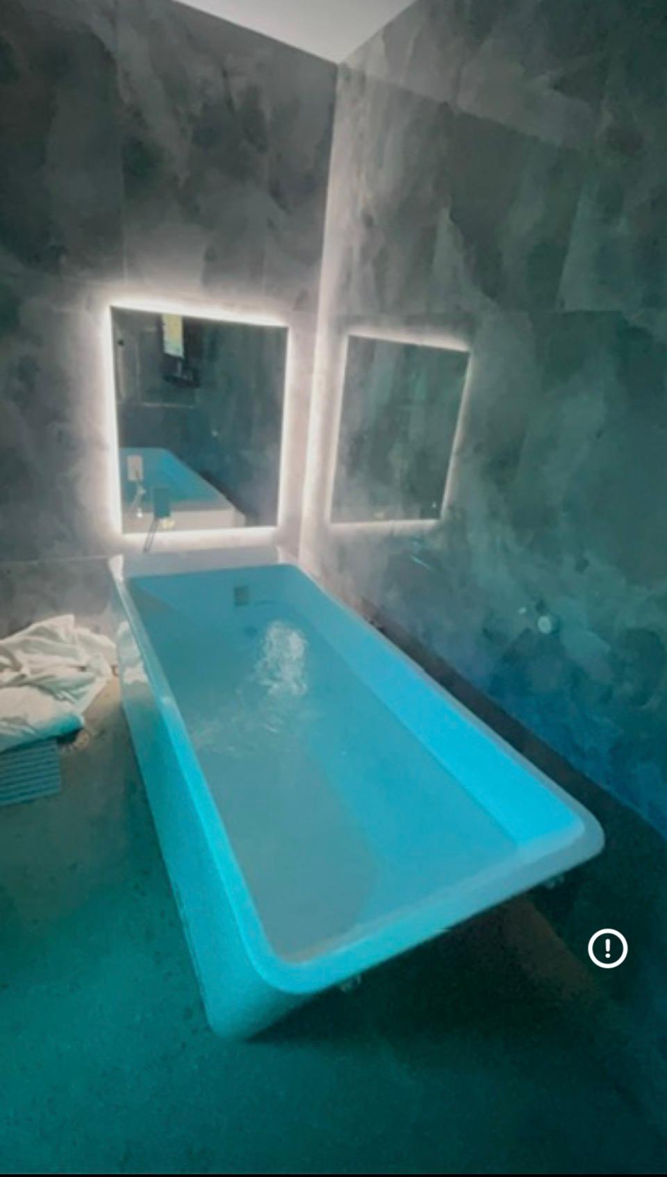 SweatHouz West Loop Contrast Therapy Studio — recovery studio