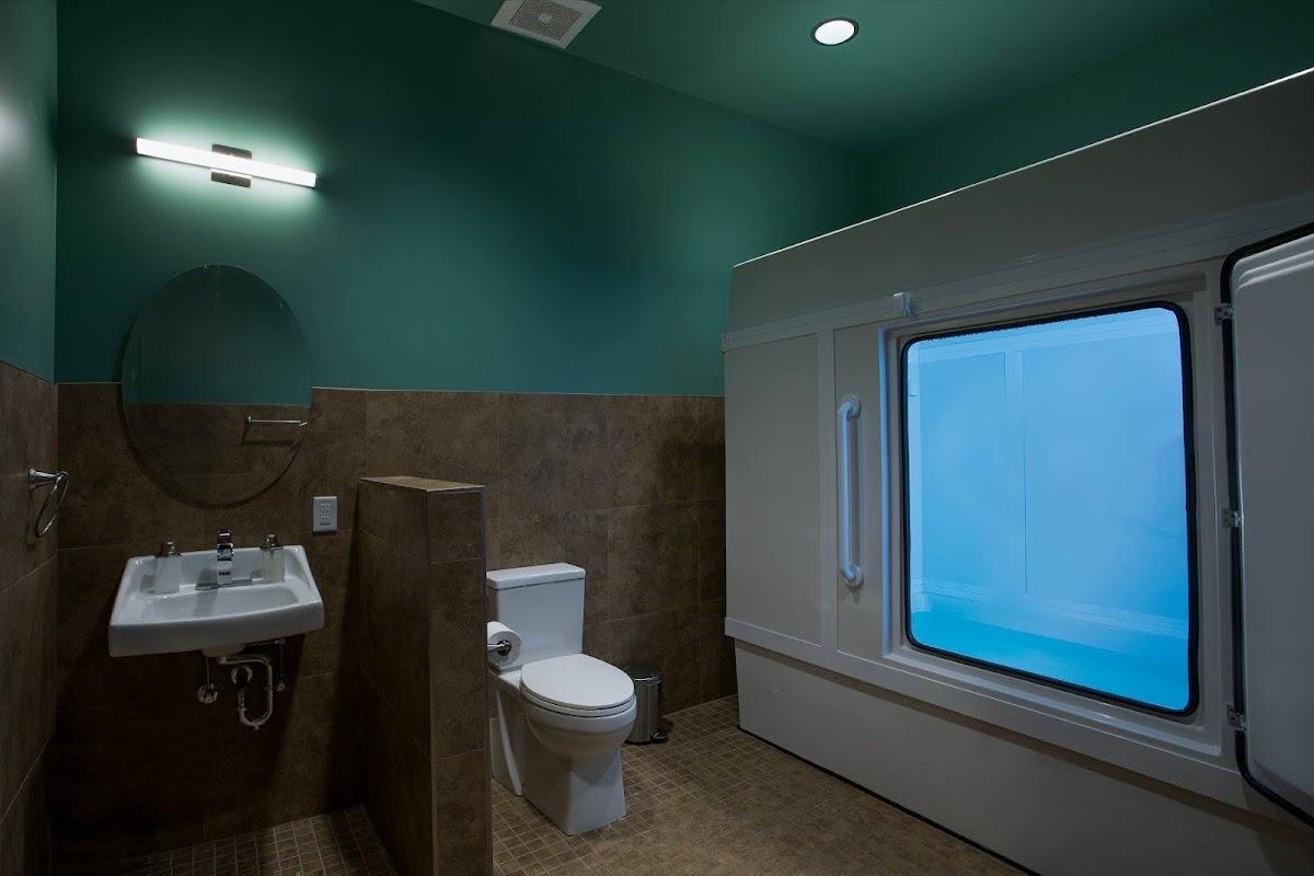 Isolate Float Center — photo 2