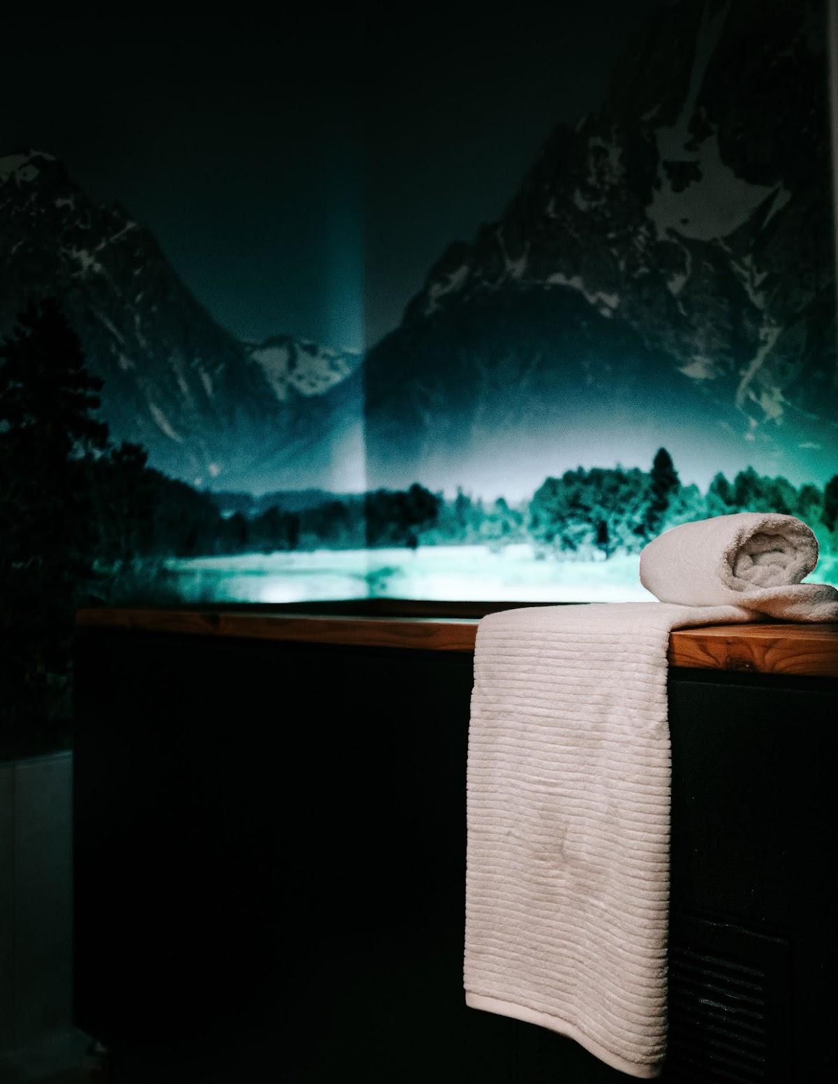 SweatHouz Infrared Sauna Studio — photo 3