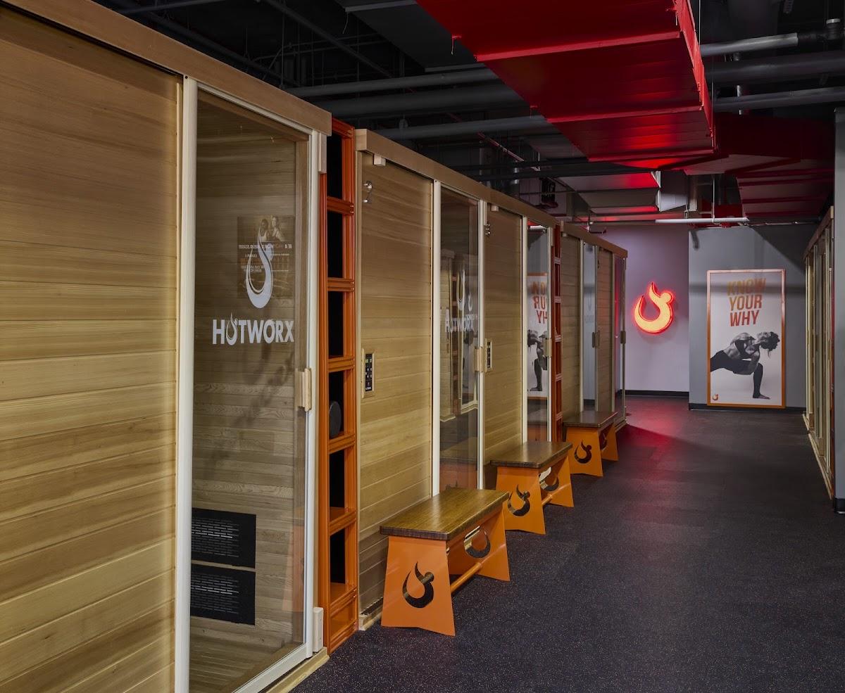 HOTWORX - Elmhurst, IL — recovery studio