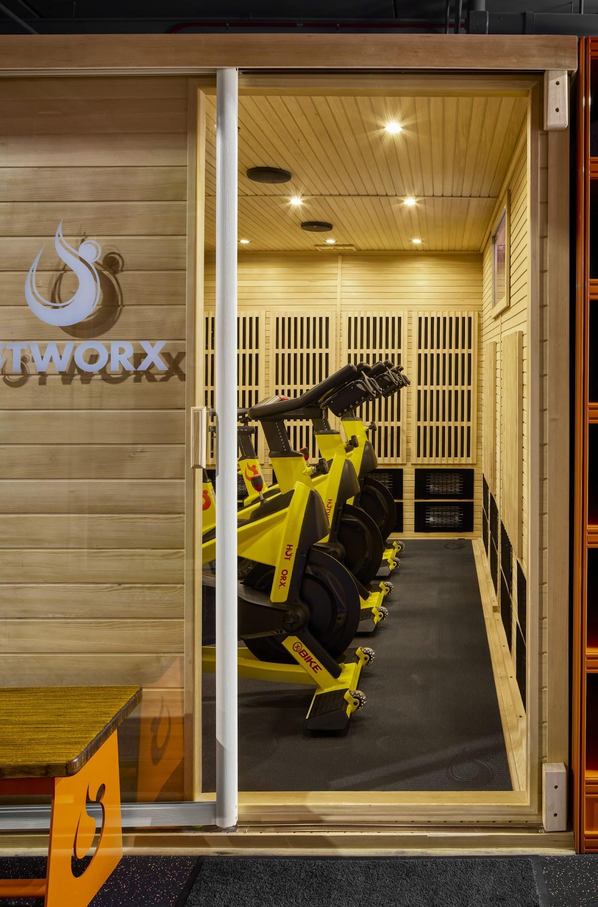 HOTWORX - Elmhurst, IL — photo 3