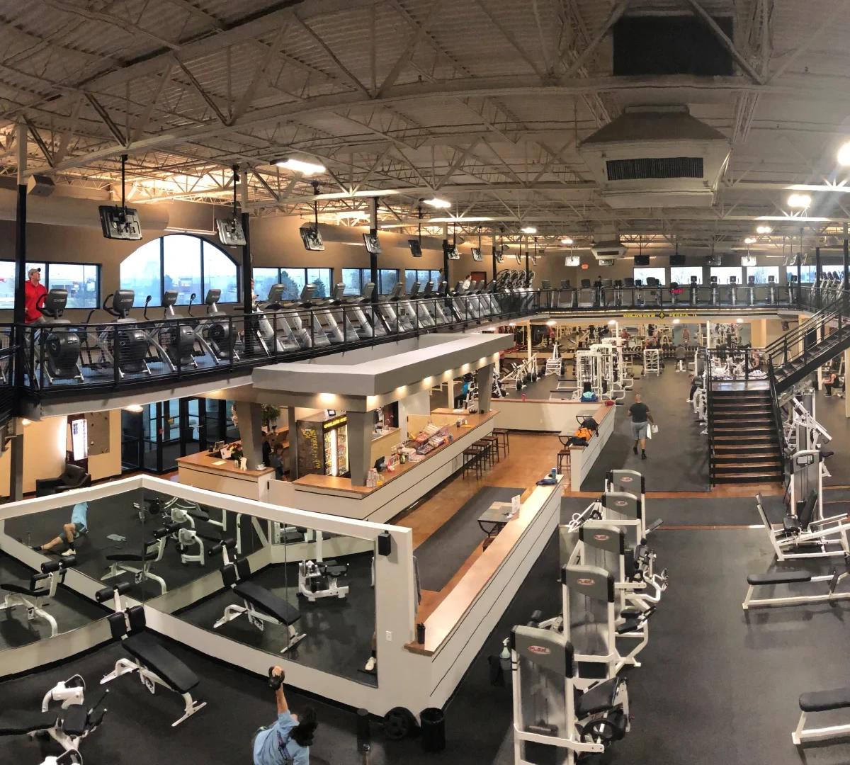 Gold's Gym — photo 3